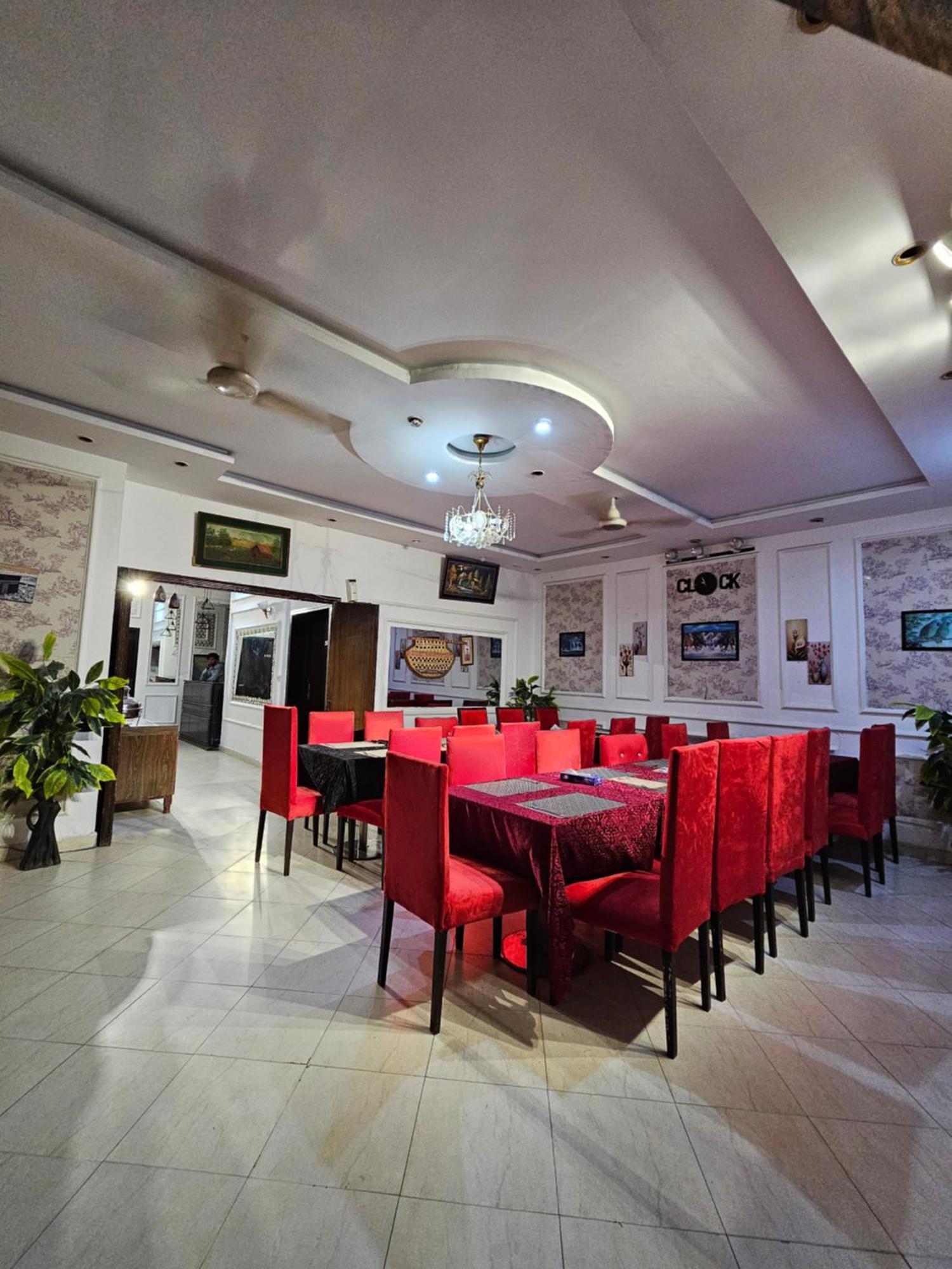 Hotel Tulip Inn, Gulberg Lahore Exterior foto