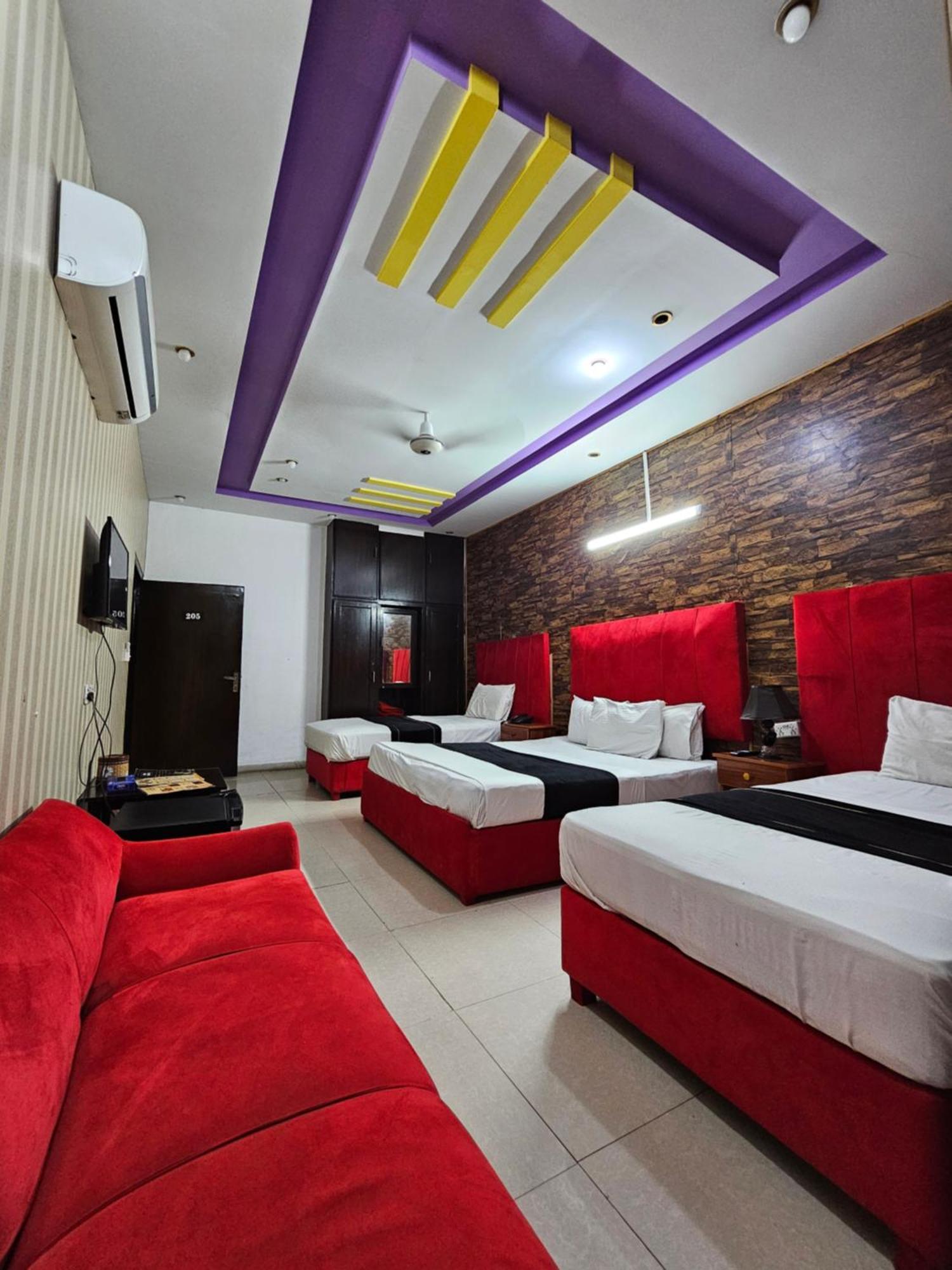 Hotel Tulip Inn, Gulberg Lahore Zimmer foto