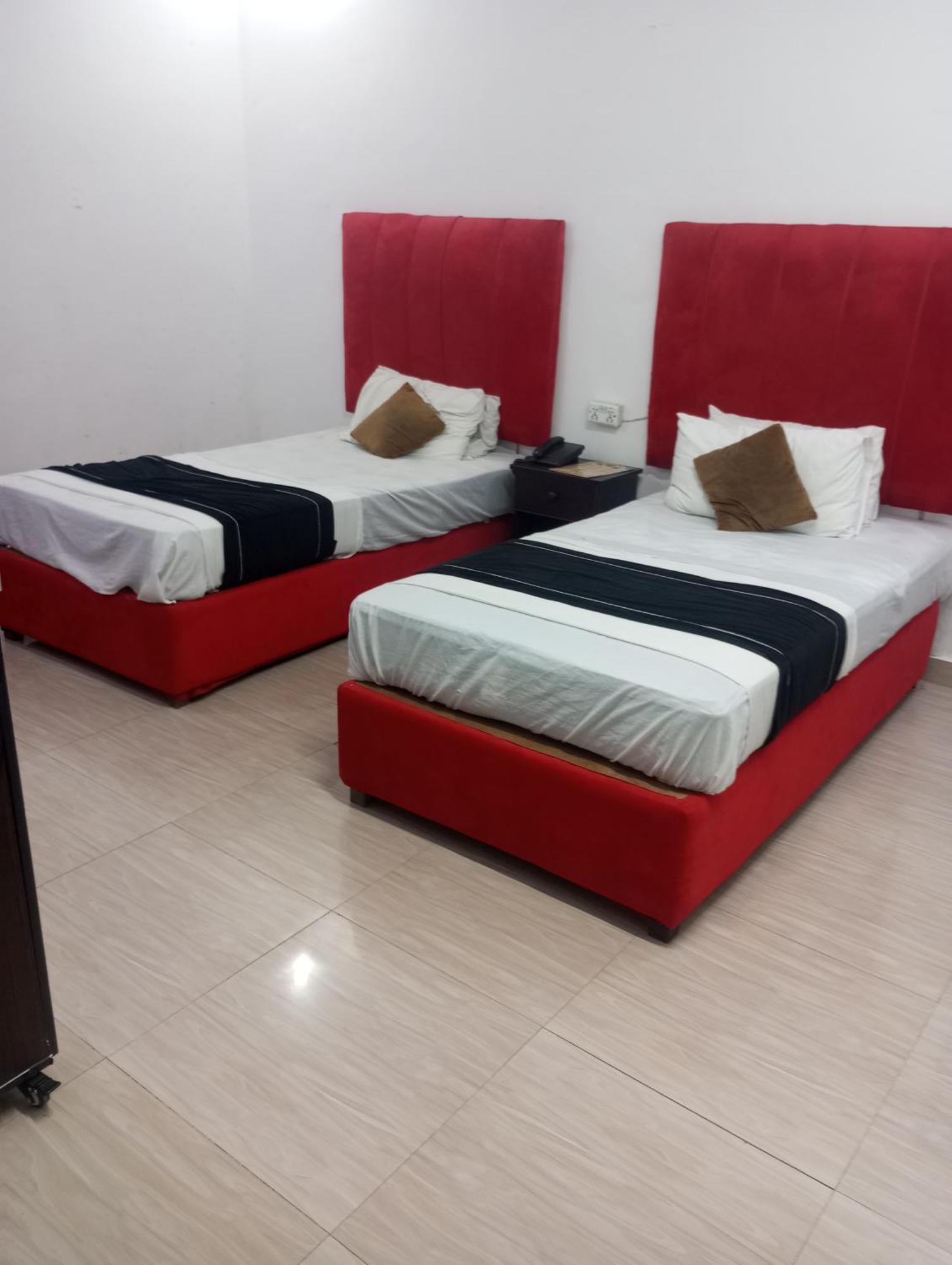 Hotel Tulip Inn, Gulberg Lahore Exterior foto